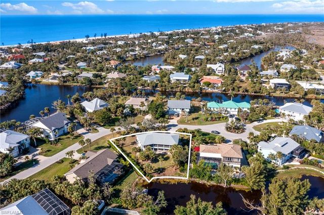 662 E Rocks DR, Sanibel, FL 33957