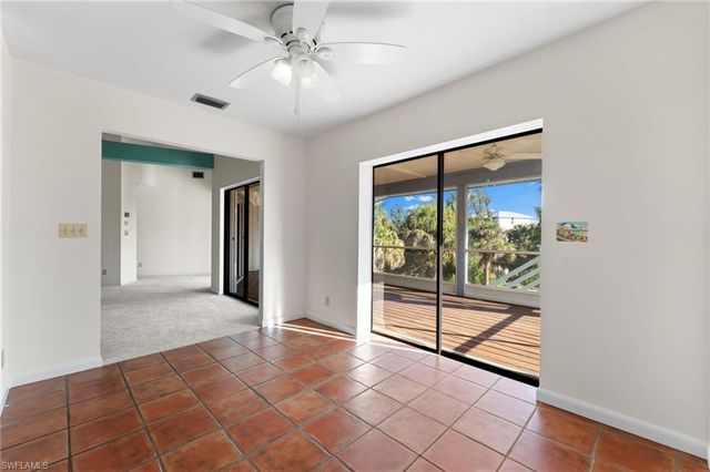 662 E Rocks DR, Sanibel, FL 33957
