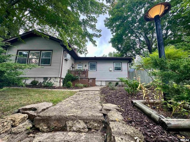 718 17TH Avenue N, Clinton, IA 52732