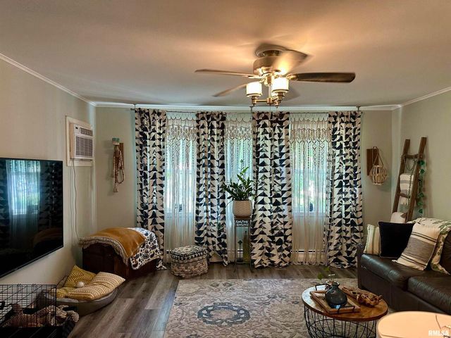 718 17TH Avenue N, Clinton, IA 52732