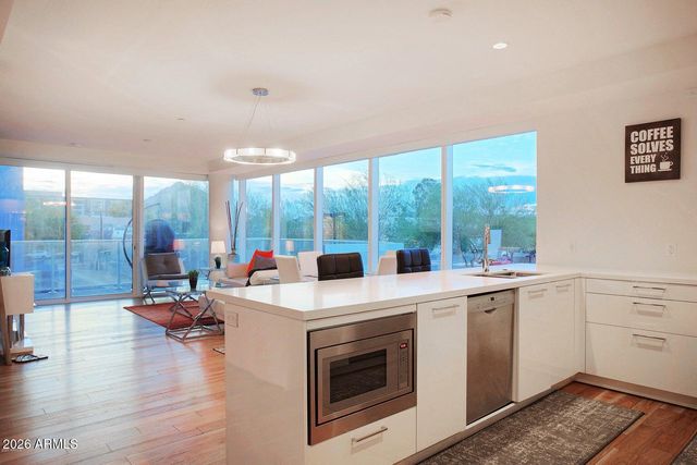 4422 N 75TH Street 2001, Scottsdale, AZ 85251