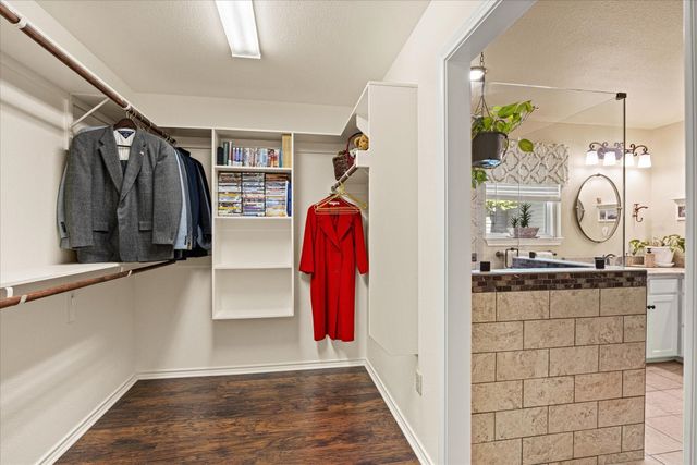 1308 Comanche Cove Court, Granbury, TX 76048