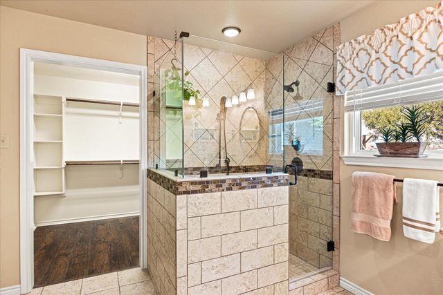 1308 Comanche Cove Court, Granbury, TX 76048