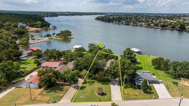 1308 Comanche Cove Court, Granbury, TX 76048