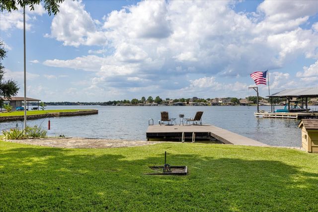 1308 Comanche Cove Court, Granbury, TX 76048