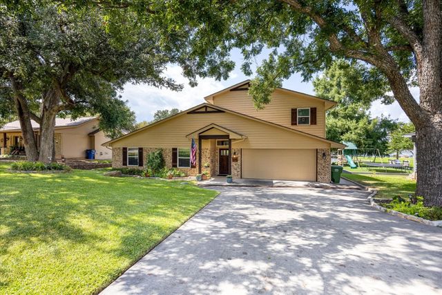 1308 Comanche Cove Court, Granbury, TX 76048