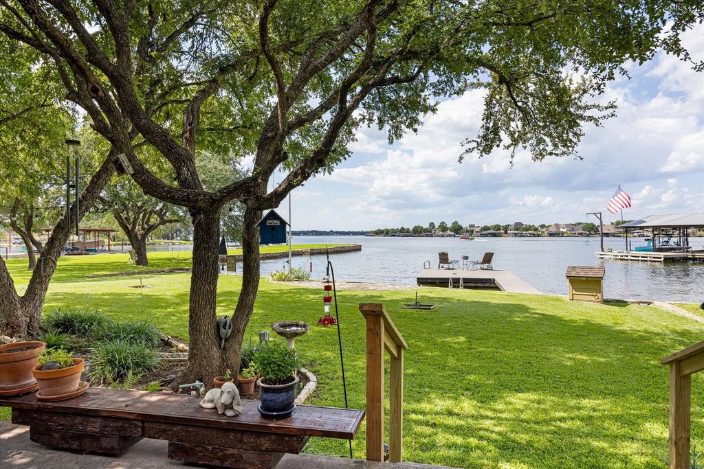 1308 Comanche Cove Court, Granbury, TX 76048