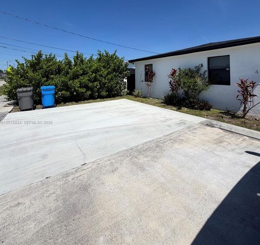 4129 SW 23 Street, West Park, FL 33023