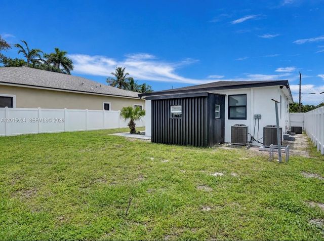 4129 SW 23 Street, West Park, FL 33023