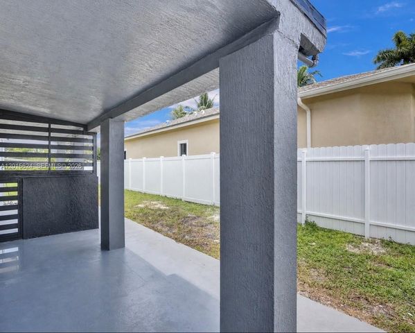 4129 SW 23 Street, West Park, FL 33023