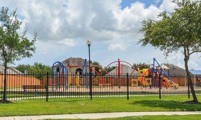 2543 Tucker Creek Drive, Fresno, TX 77545