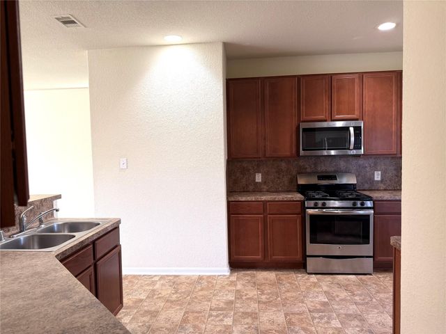 2543 Tucker Creek Drive, Fresno, TX 77545