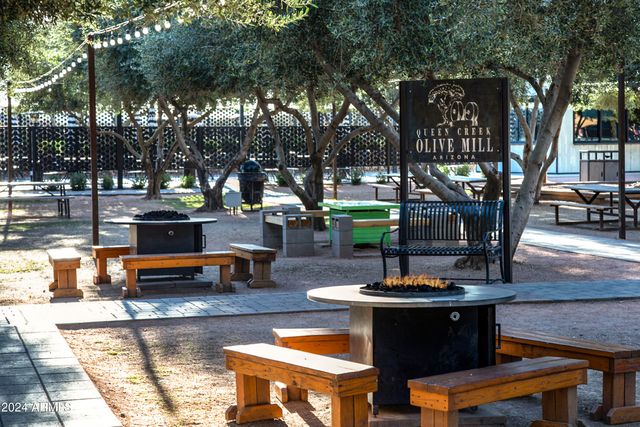 21086 E ARROWHEAD Trail, Queen Creek, AZ 85142