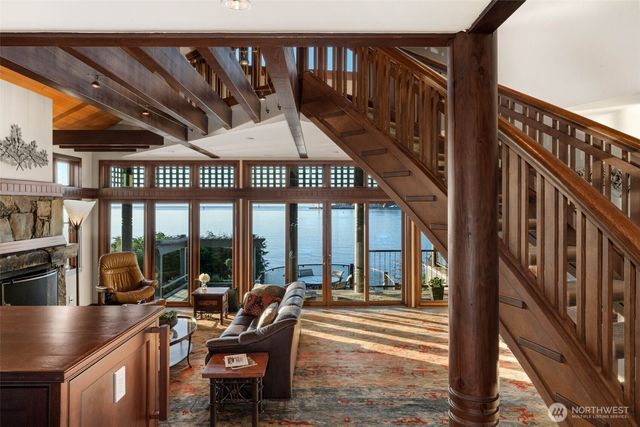 1121 Irene Place NE, Bainbridge Island, WA 98110