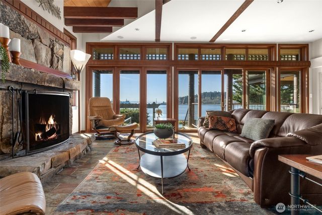 1121 Irene Place NE, Bainbridge Island, WA 98110