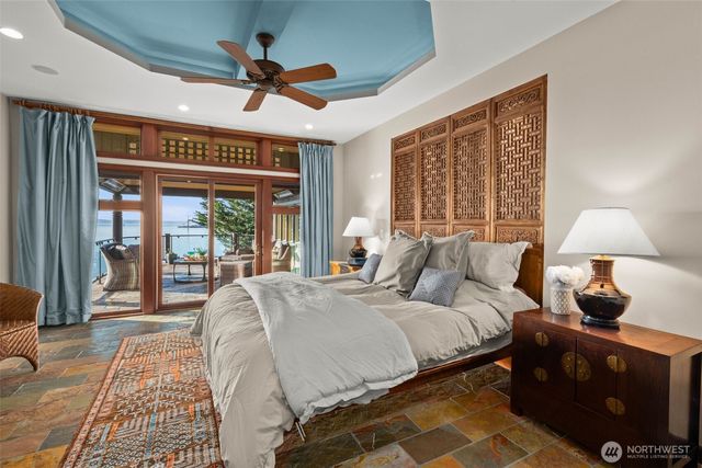 1121 Irene Place NE, Bainbridge Island, WA 98110