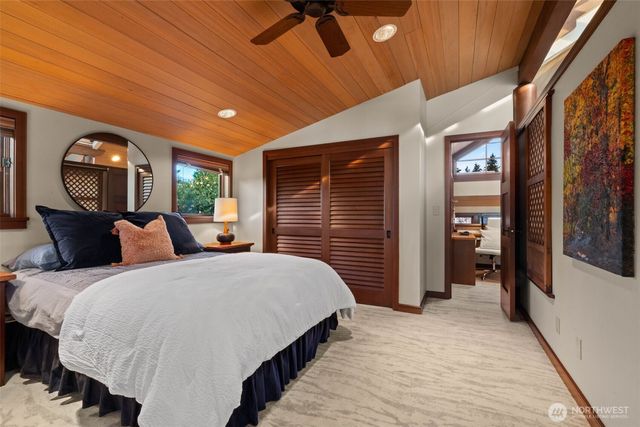 1121 Irene Place NE, Bainbridge Island, WA 98110