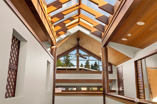 1121 Irene Place NE, Bainbridge Island, WA 98110