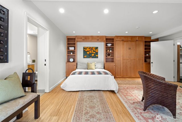 1121 Irene Place NE, Bainbridge Island, WA 98110