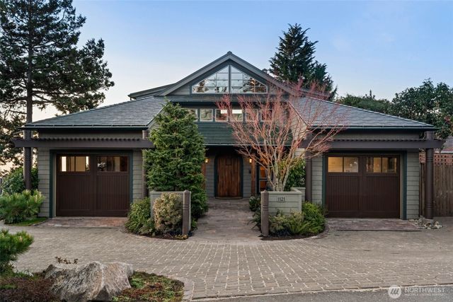 1121 Irene Place NE, Bainbridge Island, WA 98110