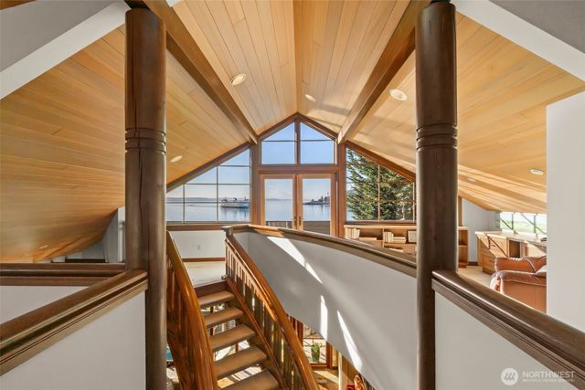 1121 Irene Place NE, Bainbridge Island, WA 98110