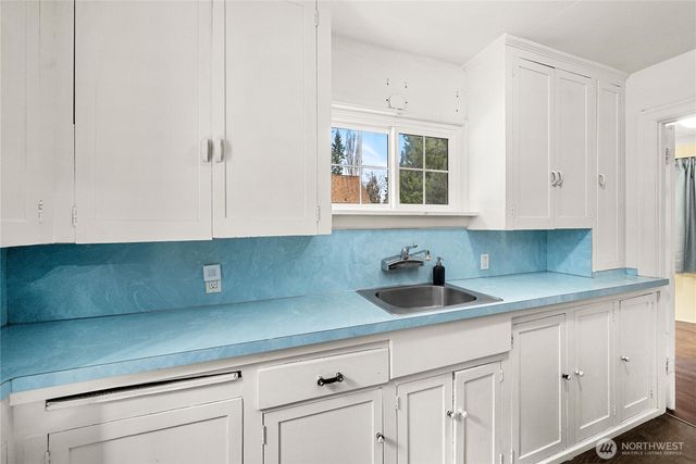 12027 10th Avenue S, Seattle, WA 98168