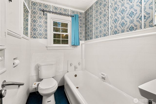 12027 10th Avenue S, Seattle, WA 98168