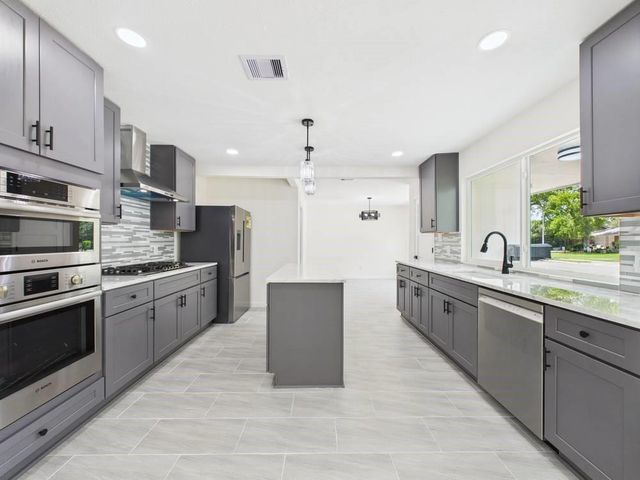 5025 De Milo Drive, Houston, TX 77092