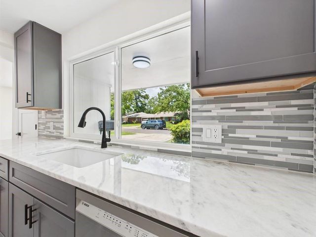 5025 De Milo Drive, Houston, TX 77092