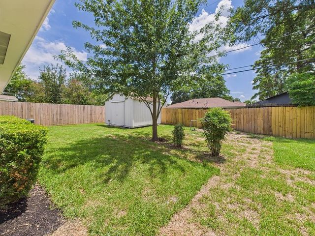 5025 De Milo Drive, Houston, TX 77092
