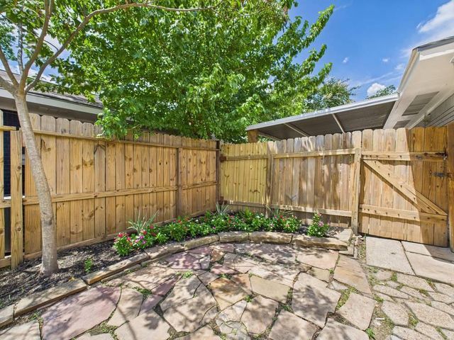 5025 De Milo Drive, Houston, TX 77092