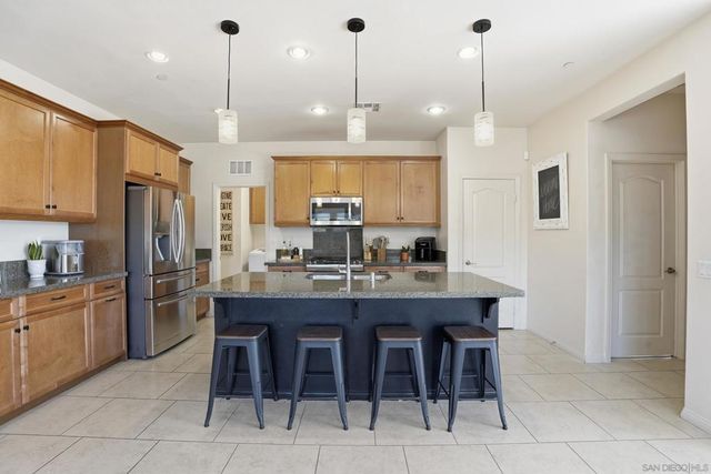 1754 Avenida Regina, San Marcos, CA 92069