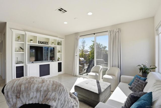 1754 Avenida Regina, San Marcos, CA 92069