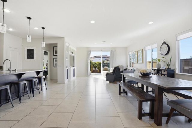 1754 Avenida Regina, San Marcos, CA 92069