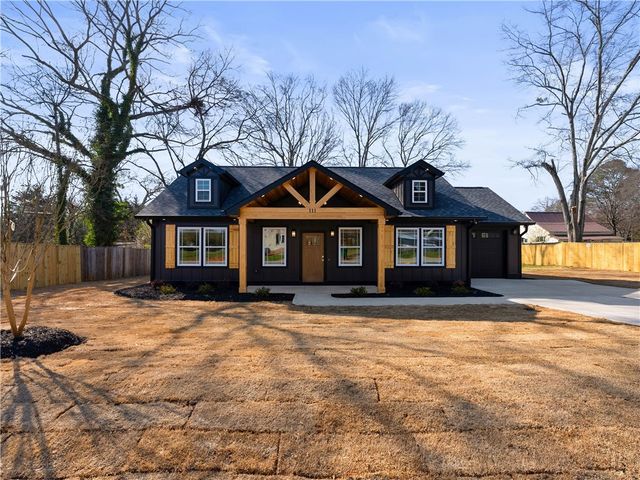 111 W 2nd Street, Williamston, SC 29697