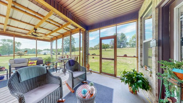 3128 31E Hwy, Bethpage, TN 37022
