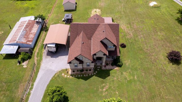 3128 31E Hwy, Bethpage, TN 37022