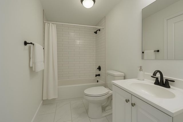 11 W ROLLINS RD, Memphis, TN 38109