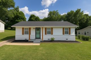 11 W ROLLINS RD, Memphis, TN 38109