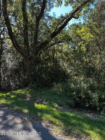 6611 Omaha Street, Biloxi, MS 39532