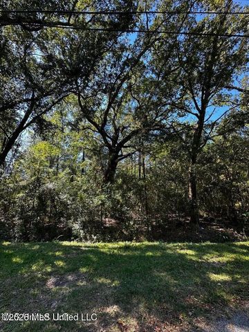 6611 Omaha Street, Biloxi, MS 39532