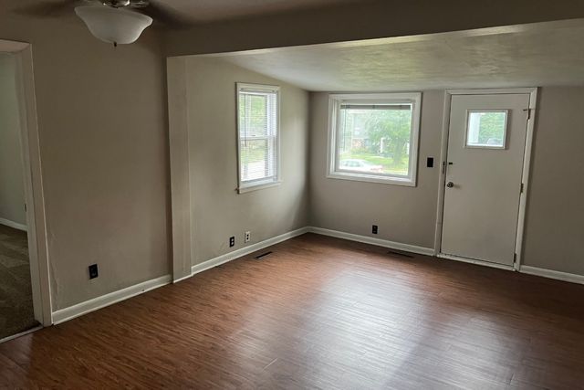 319 S Franklin Avenue, Ames, IA 50014