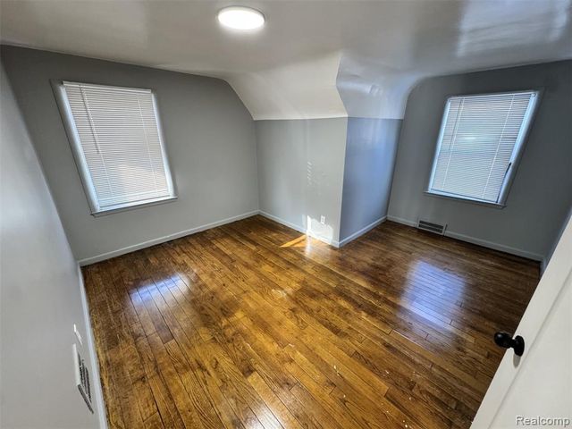 15616 E 7 Mile Road, Detroit, MI 48205