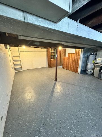 15616 E 7 Mile Road, Detroit, MI 48205