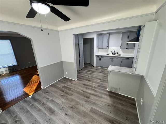 15616 E 7 Mile Road, Detroit, MI 48205