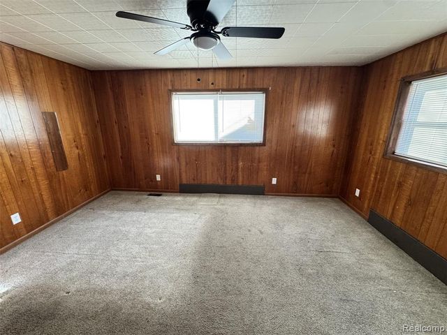 15616 E 7 Mile Road, Detroit, MI 48205