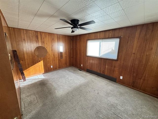 15616 E 7 Mile Road, Detroit, MI 48205