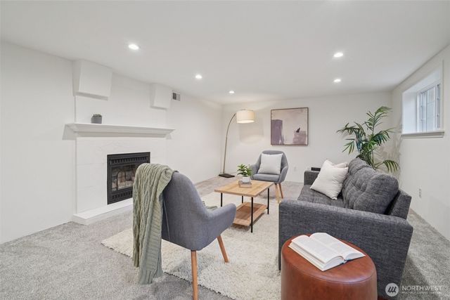 314 N 117th Street, Seattle, WA 98133