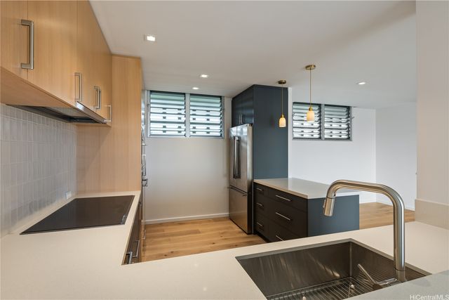 999 Wilder Avenue 1604, Honolulu, HI 96822