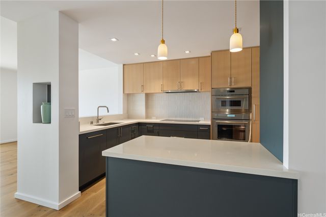 999 Wilder Avenue 1604, Honolulu, HI 96822